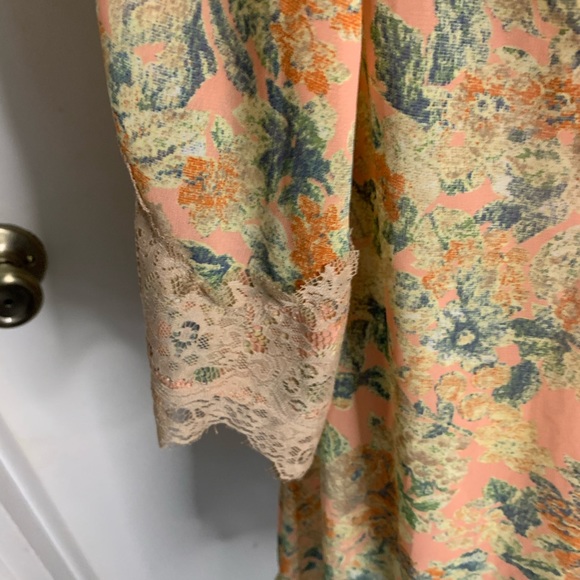 ASTR Peach Lace Sleeve Dress SMALL - Picture 7 of 10